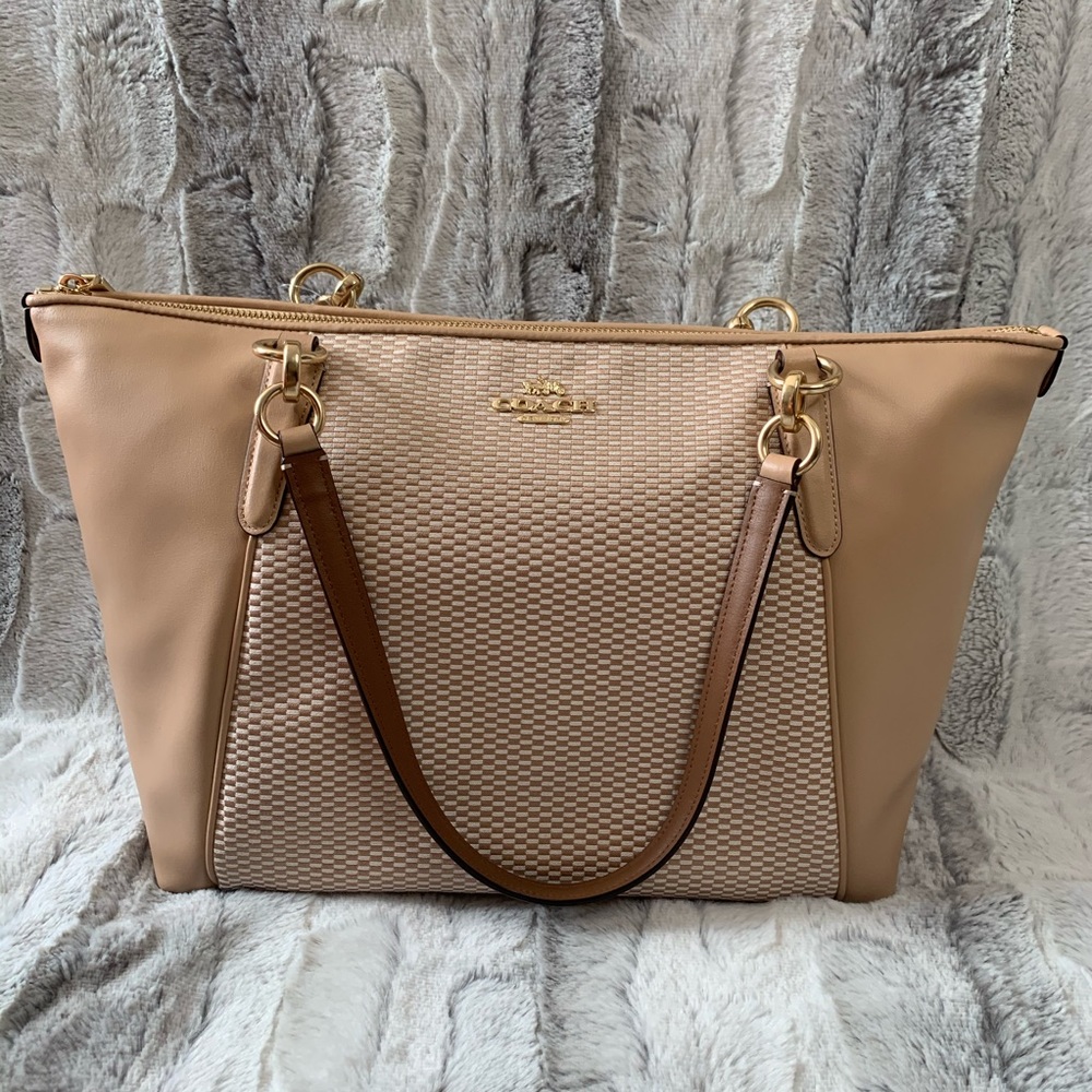 🆕Coach Milk And Beachwood Tote
